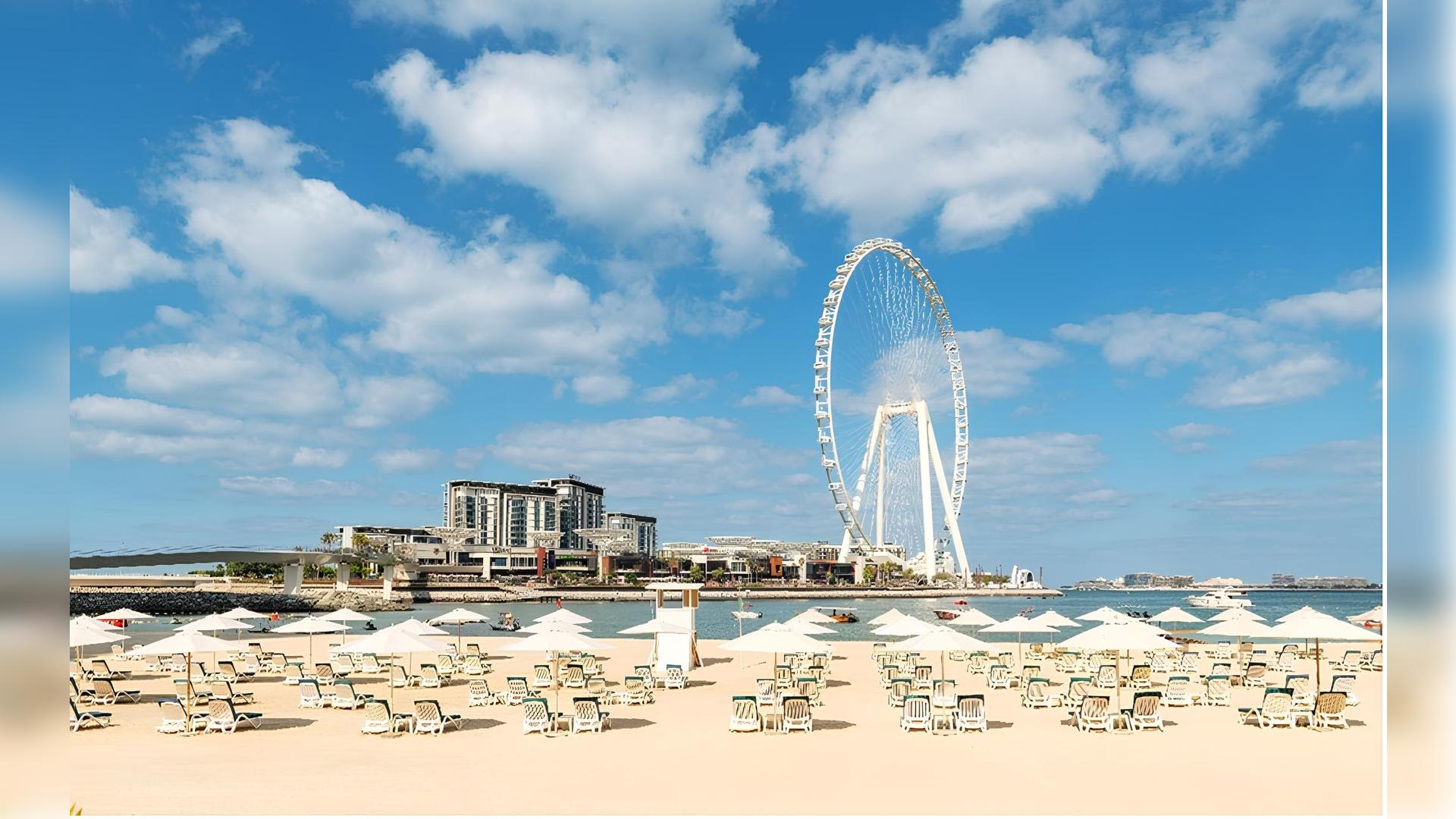 This Summer, Your Last Minute Beach Stay Comes with Free Breakfast & Dinner