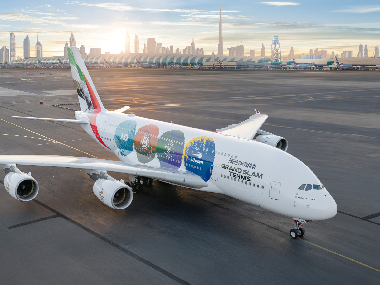Emirates célèbre le tennis mondial avec une livrée “Grand Chelem” spectaculaire sur son A380